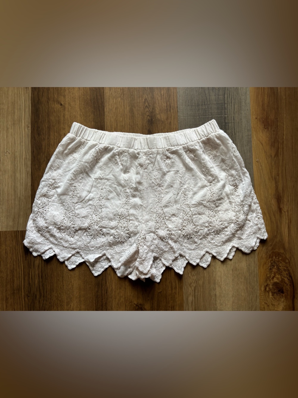 Kimchi Blue White Cotton Lace Scalloped Hem Shorts Urban Outfitters Medium M